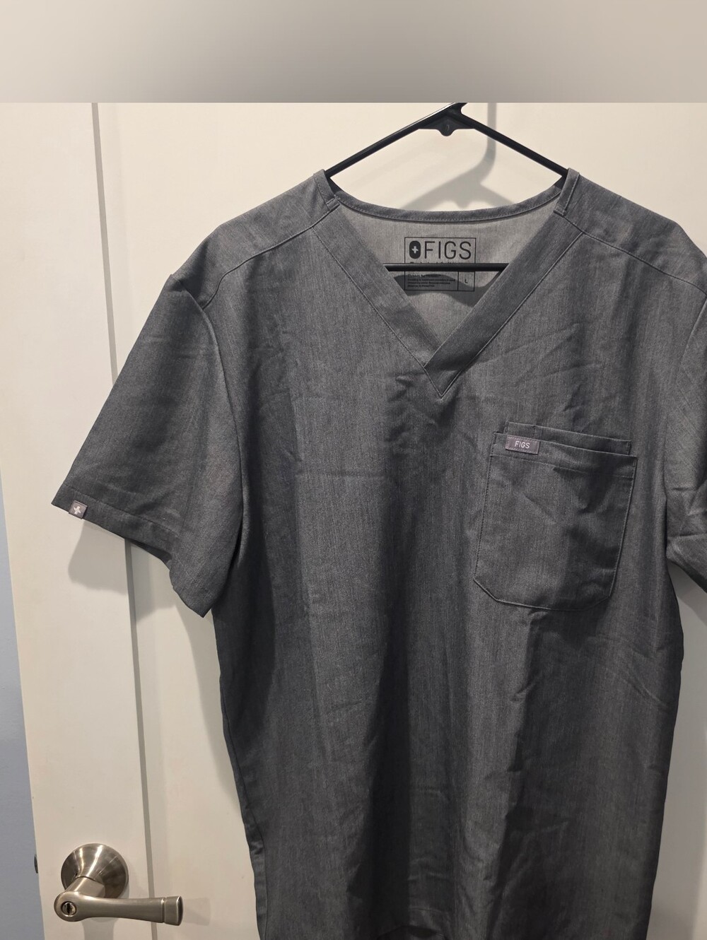 Figs Leon Two Pocket Scrub Top Gray Mens Large Unisex Medical Healthcare